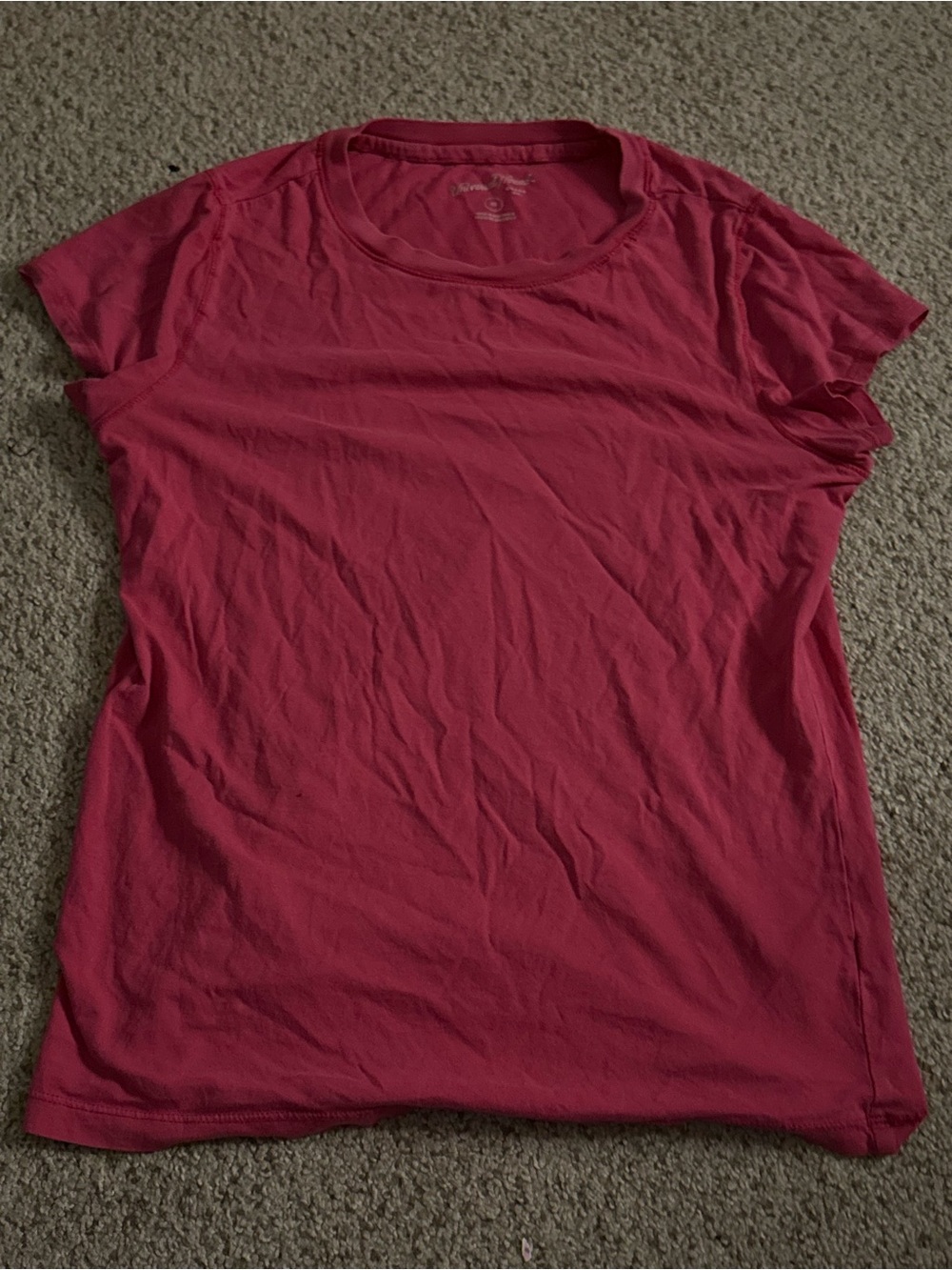Universal Thread Short Sleeve Crewneck Tee in Raspberry